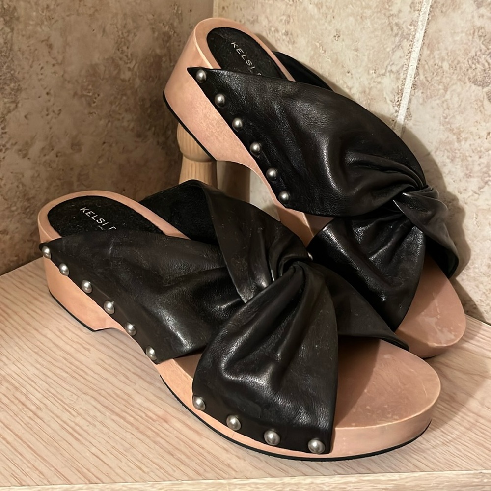 KELSI DAGGER  Black Brooklyn Heeled Sprinter Clog Sandals Size 7 New